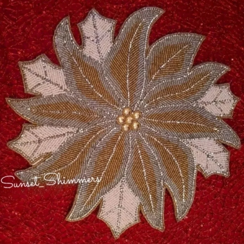x4 Nicole Miller White Gold Silver POINSETTIA Sparkly Beaded Placemats Chargers